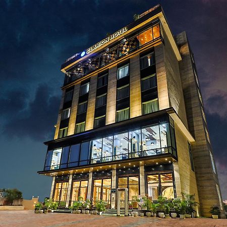 Clarion Hotel Дехрадун Екстериор снимка