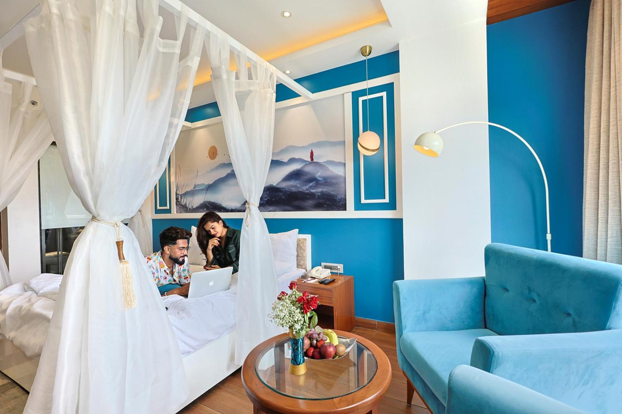 Clarion Hotel Дехрадун Екстериор снимка